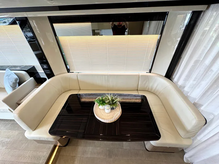 Self Made Yacht Photos Pics Dinette Seating Area