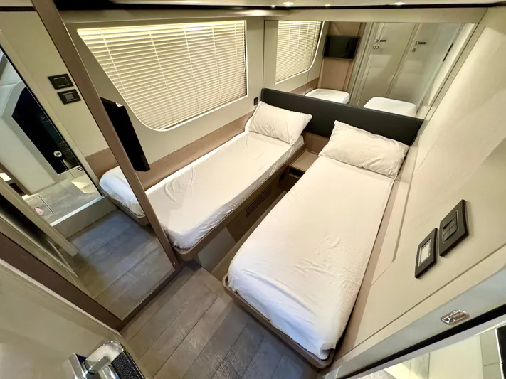 Self Made Yacht Photos Pics Guest StateRoom 2 Single Beds