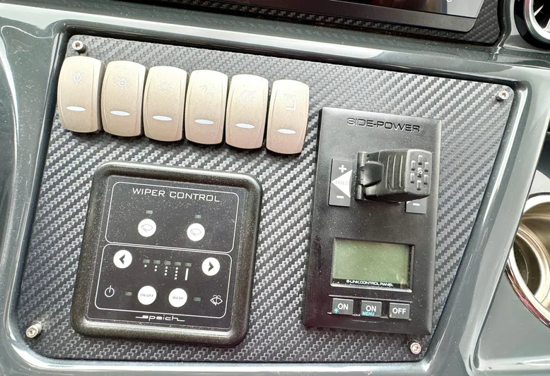 Self Made Yacht Photos Pics Helm Area Dash Strb. Side