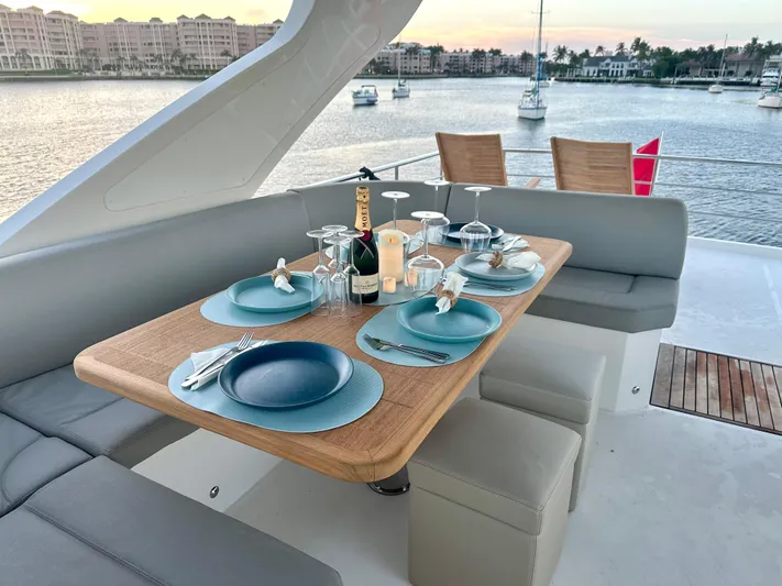 Self Made Yacht Photos Pics FlyBridge Table