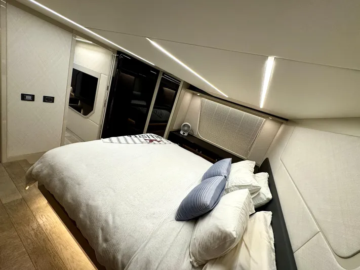 Self Made Yacht Photos Pics Master StateRoom Looking Forward