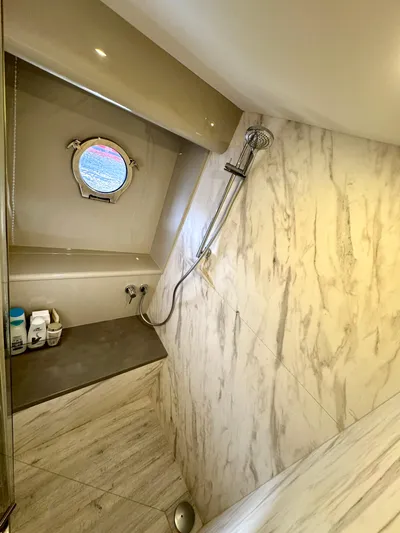 Self Made Yacht Photos Pics Master StateRoom EnSuite Shower