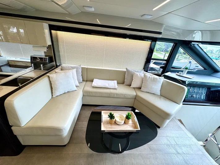 Self Made Yacht Photos Pics Salon Seating Area - Port Side