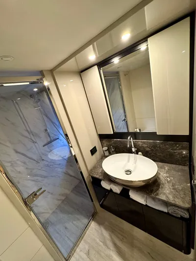 Self Made Yacht Photos Pics VIP StateRoom Ensuite Head