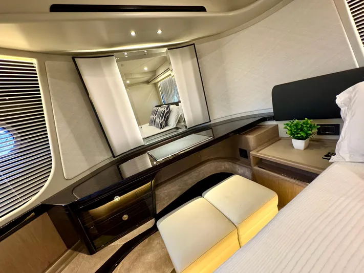 Self Made Yacht Photos Pics VIP StateRoom Forward Vanity