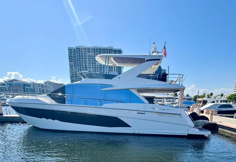 Self Made Yacht Photos Pics 2023 Absolute 62 Fly - SELF MADE