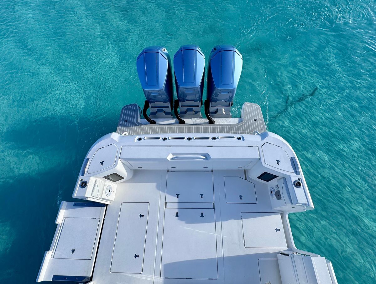 2023 Intrepid 42 