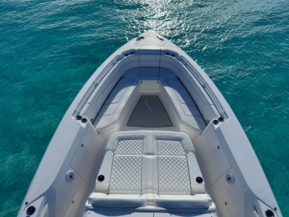 2023 Intrepid 42 