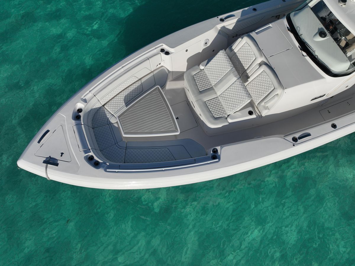 2023 Intrepid 42 