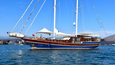 Yacht