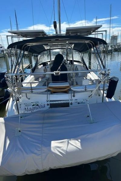 2007 Hunter 41 Deck Salon