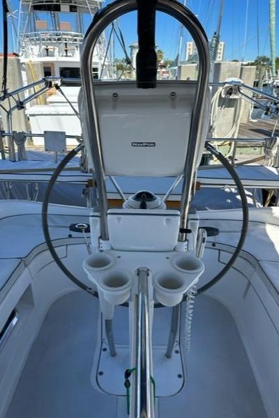 2007 Hunter 41 Deck Salon