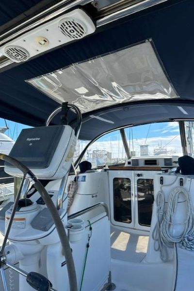 2007 Hunter 41 Deck Salon