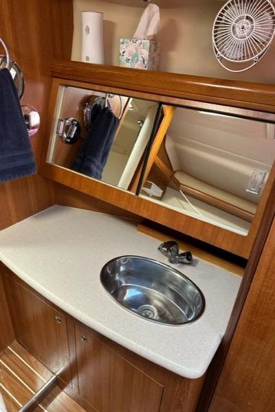 2007 Hunter 41 Deck Salon