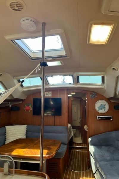 2007 Hunter 41 Deck Salon