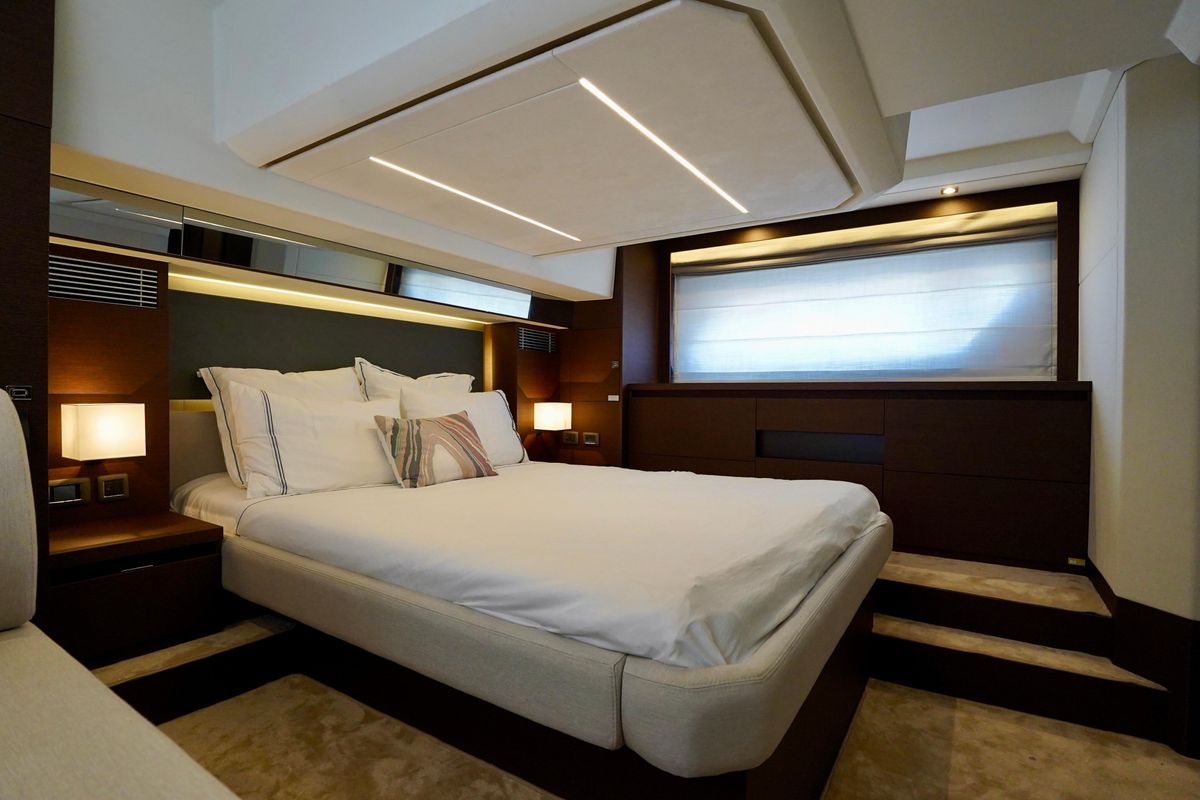 2023 Prestige 46 
