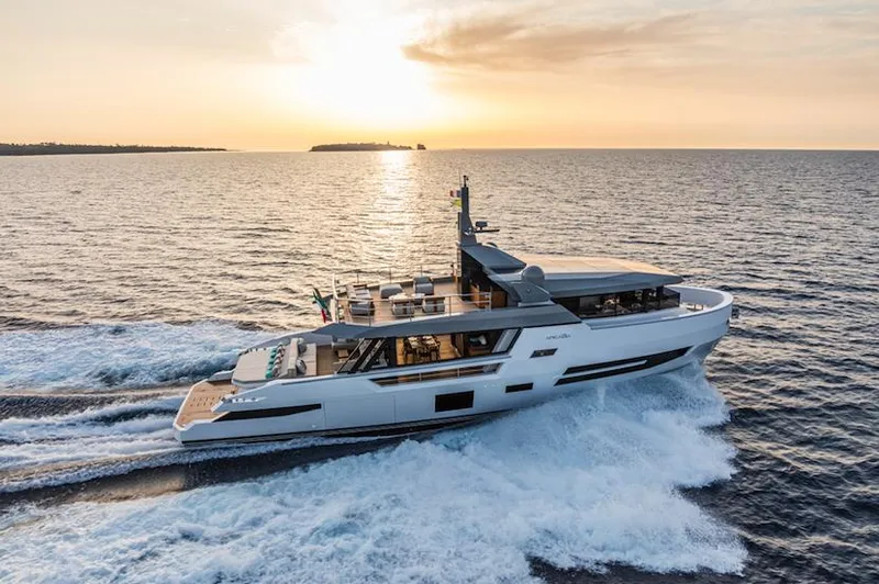Sherpa 80 Xl Yacht Photos Pics Manufacturer Provided Image: Manufacturer Provided Image