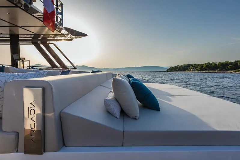 Sherpa 80 Xl Yacht Photos Pics 