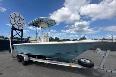 Sea Chaser 210 LX Bay Runner