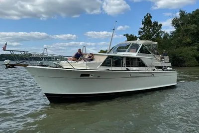 Chris-Craft 42 Commander