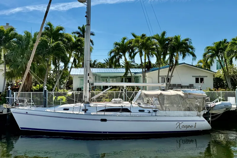 X Cape Yacht Photos Pics 