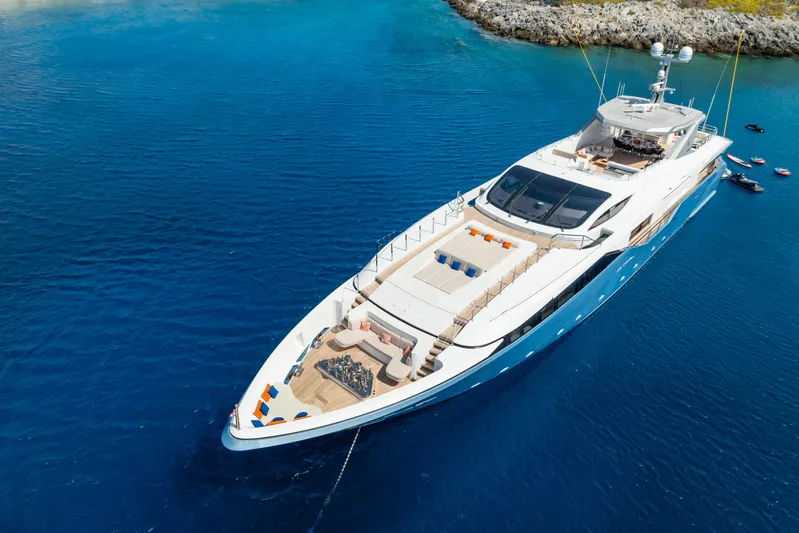 Zig Zag Ocean Yacht Photos Pics Admiral Regale 45 - Foredeck