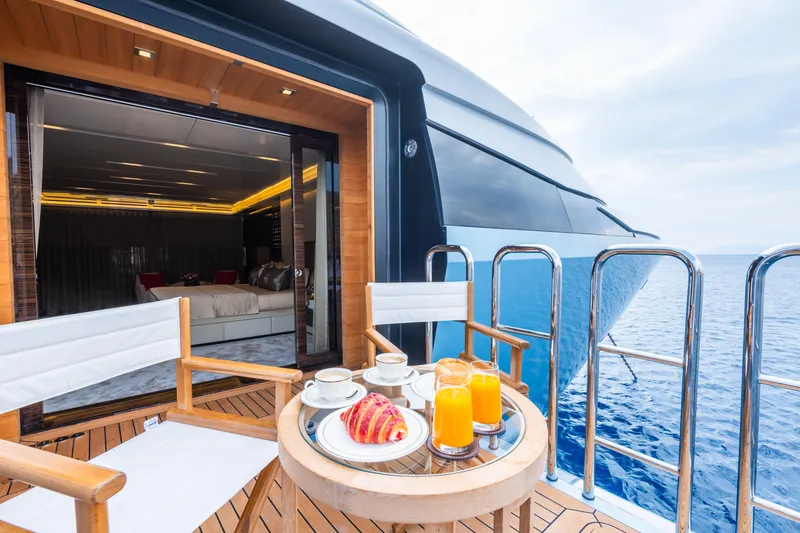 Zig Zag Ocean Yacht Photos Pics Admiral Regale 45 - Master Balcony Outside View