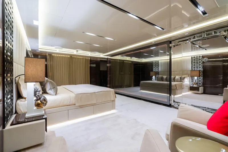 Zig Zag Ocean Yacht Photos Pics Admiral Regale 45 - Master Cabin