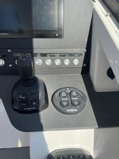  Yacht Photos Pics Control panel of 2019 Everglades 340 Dual Console boat with joystick and buttons.