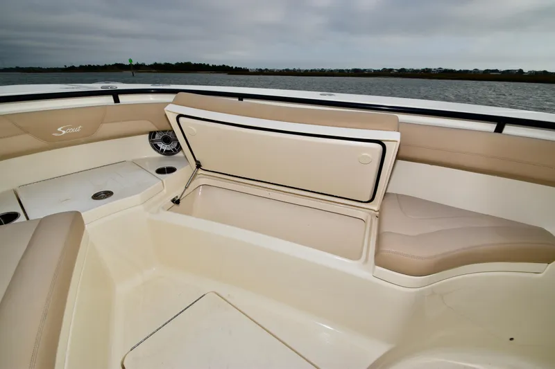 Reel Outlaw Yacht Photos Pics 