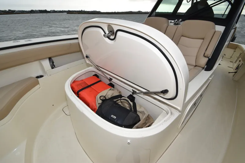 Reel Outlaw Yacht Photos Pics 