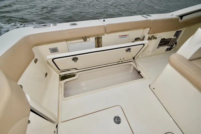 Reel Outlaw Yacht Photos Pics 