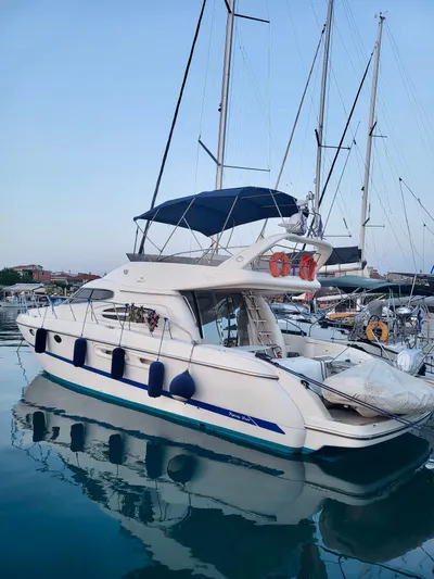  Yacht Photos Pics Cranchi Atlantique 48 2006