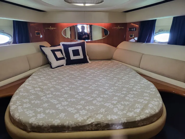  Yacht Photos Pics Cranchi Atlantique 48 2006