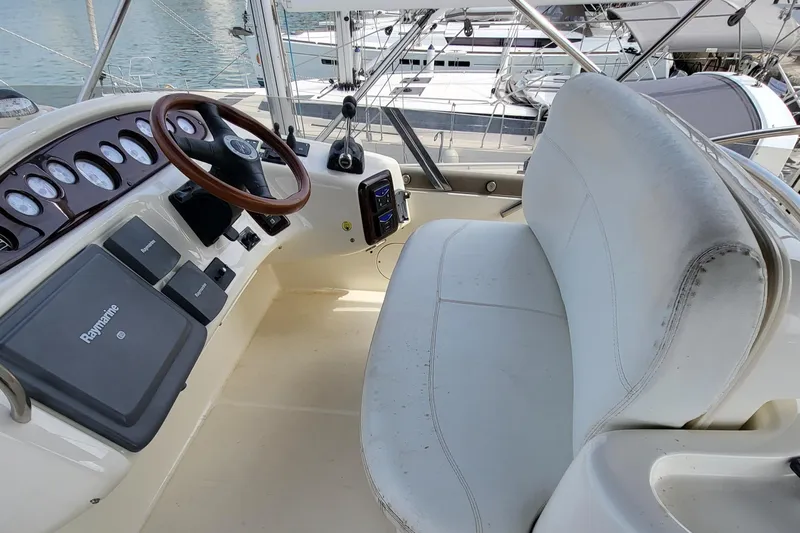  Yacht Photos Pics Cranchi Atlantique 48 2006