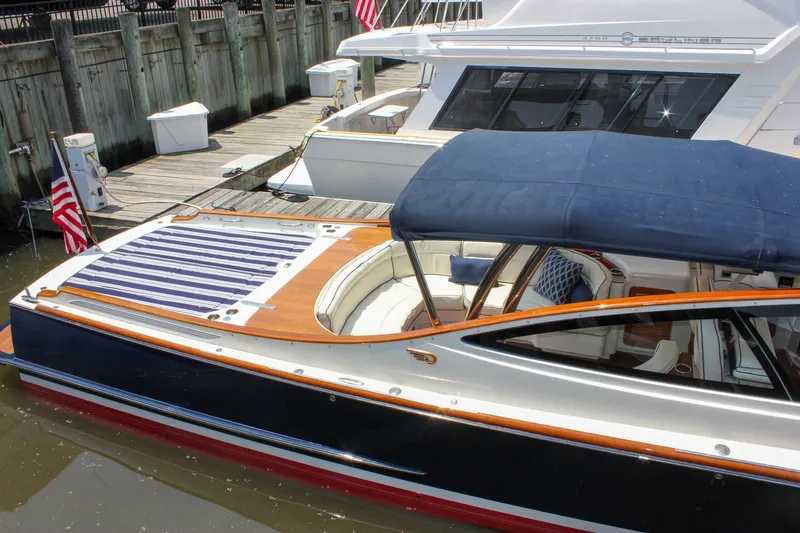 Sunny Daze Yacht Photos Pics 