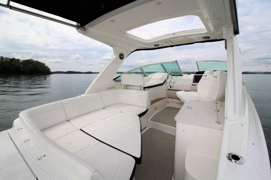 2019 Sea Ray 350 Sundancer
