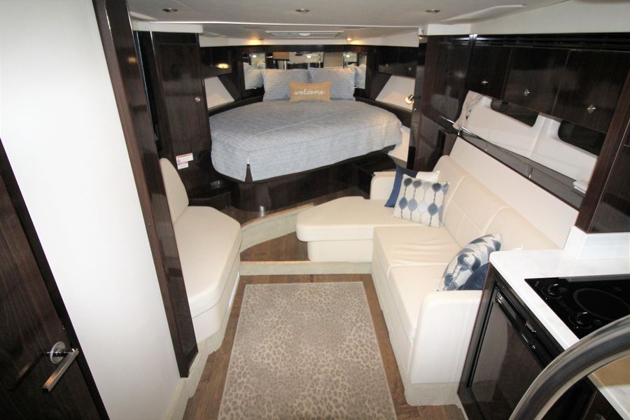 2019 Sea Ray 350 Sundancer