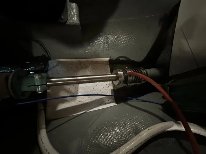 One Unit Yacht Photos Pics 