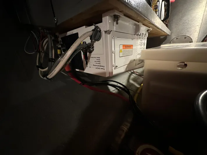 One Unit Yacht Photos Pics 