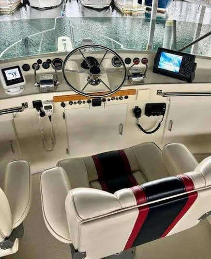 One Unit Yacht Photos Pics 