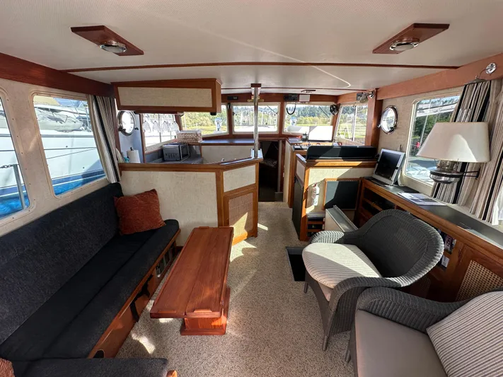 One Unit Yacht Photos Pics 