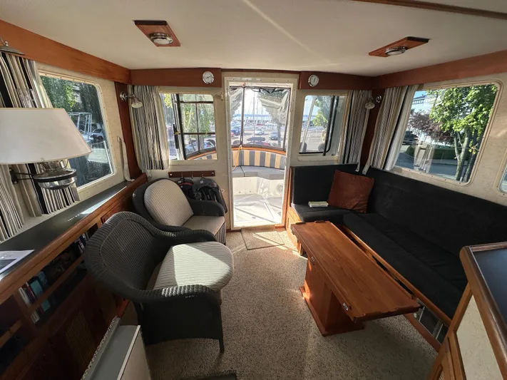 One Unit Yacht Photos Pics 