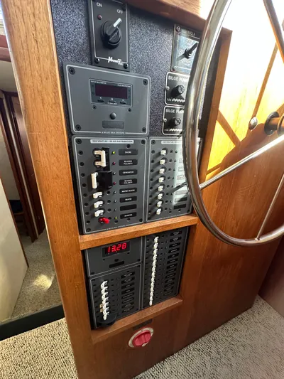 One Unit Yacht Photos Pics 