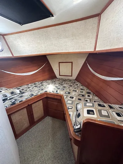 One Unit Yacht Photos Pics 