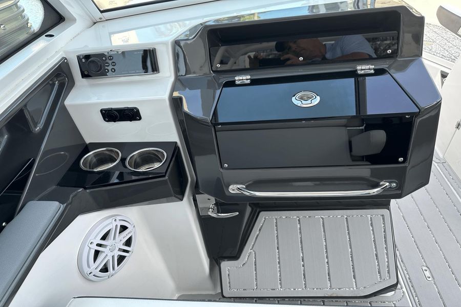 2019 Blackfin 272DC