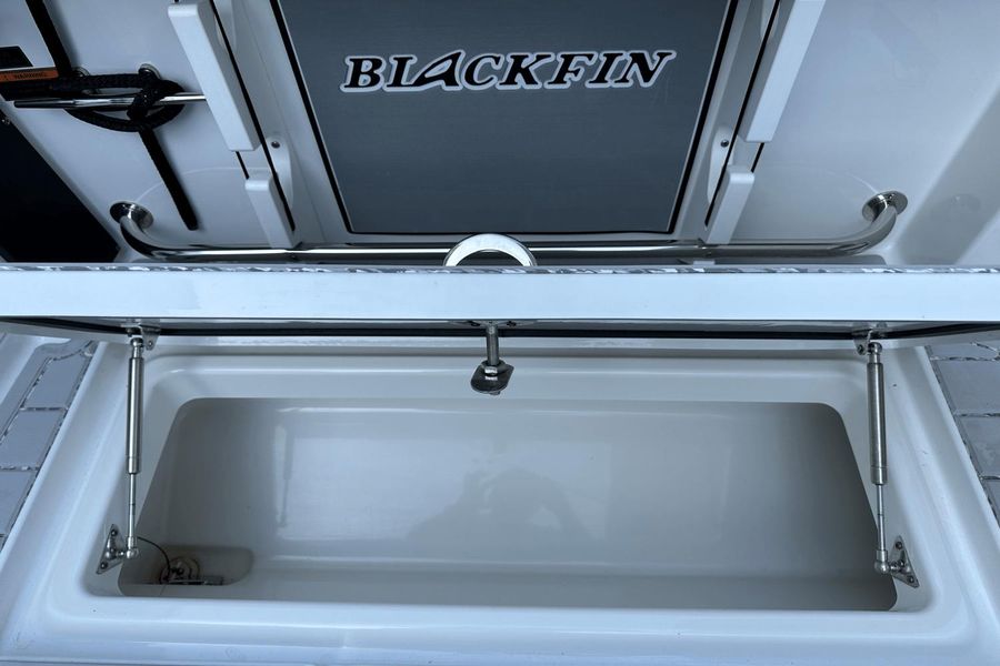 2019 Blackfin 272DC
