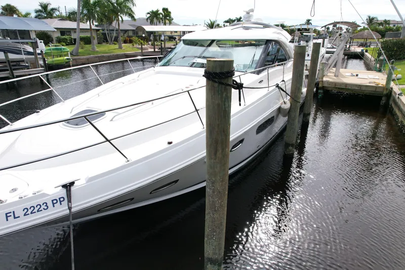 Anke Forever Yacht Photos Pics 2010 Sea Ray 470 Sundancer yacht docked in a marina.
