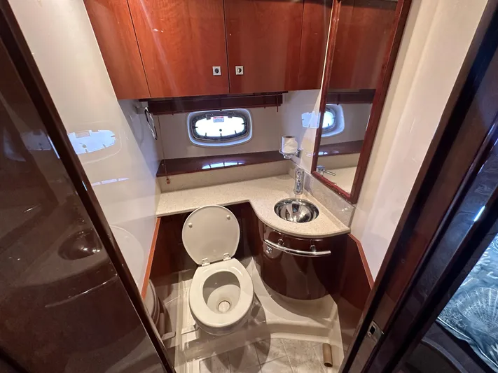 Anke Forever Yacht Photos Pics Luxurious bathroom in 2010 Sea Ray 470 Sundancer yacht with modern fixtures.