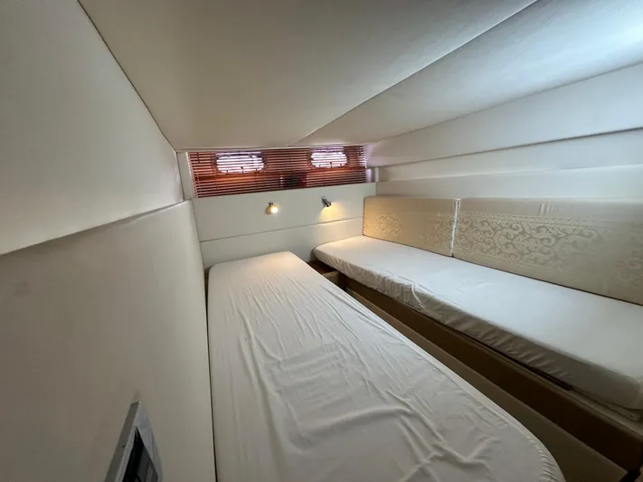 Anke Forever Yacht Photos Pics Interior cabin of 2010 Sea Ray 470 Sundancer with twin beds and modern lighting.